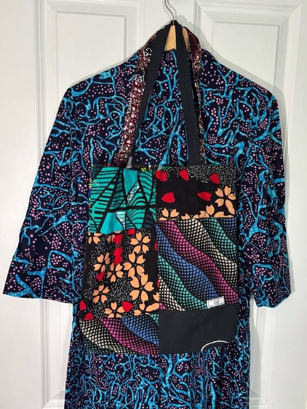 Zuri Icy Hot Shirt Dress Size M/Long Navy Blue Print - Picture 6 of 10